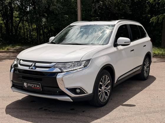 MITSUBISHI OUTLANDER 2.2 4X4 16V DIESEL 4P AUTOMÁTICO MITSUBISHI OUTLANDER 2.2 4X4 16V DIESEL 4P AUTOMÁTICO